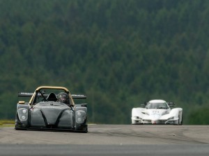 Wibo Rademaker in zijn Radical sportscar op de Nürburgring in Duitsland